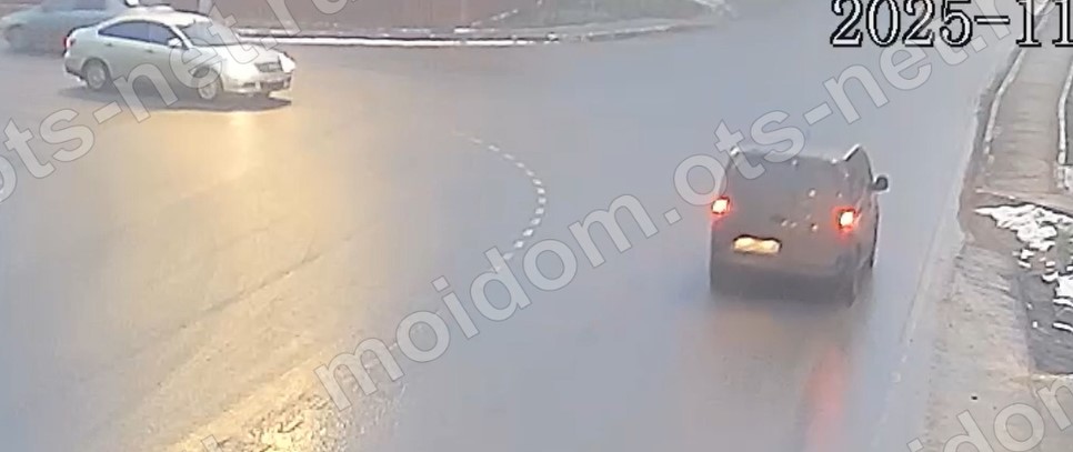 Авария с участием трех машин!